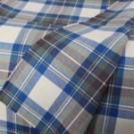 Flanellstoff in Exportqualität mit kobaltblauem und braunem Schottenmuster